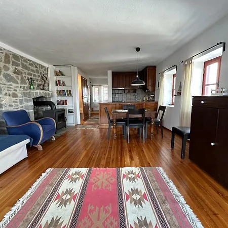 Nefes Ada Taş Bina - çatı Dubleksi Appartement