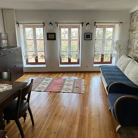 Nefes Ada Taş Bina - çatı Dubleksi Daire Bozcaada