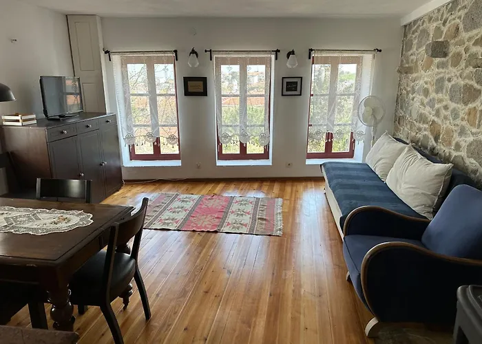 Nefes Ada Taş Bina - çatı Dubleksi Daire Bozcaada